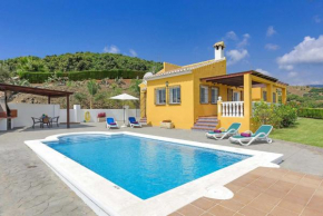 Mango, Nerja